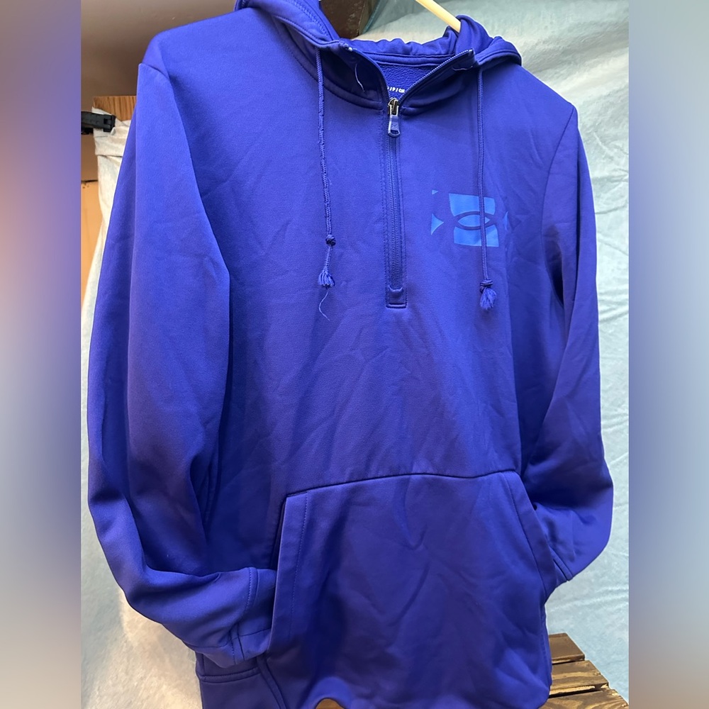 Men’s UA hoodie
